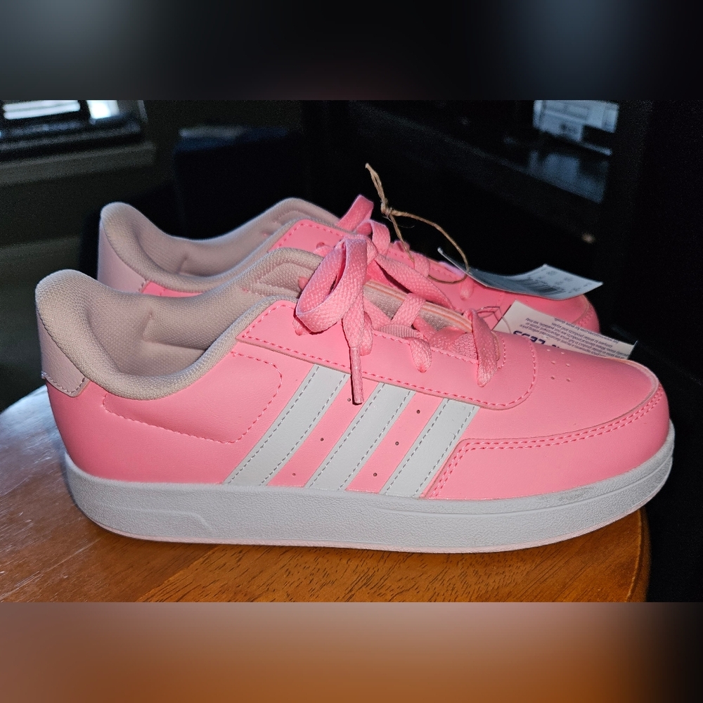 Adidas Kids Sneakers in Vibrant Pink and Classic White